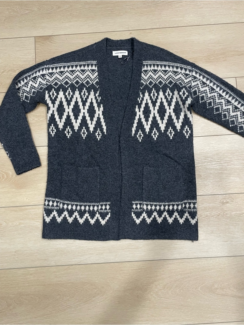 Lucky Brand Geometric Cardigan in Gray & White Size Medium Like New